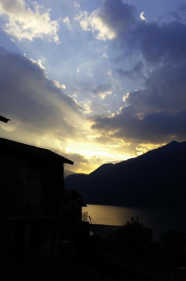 B&B Val Valerna Lezzeno Luaran gambar